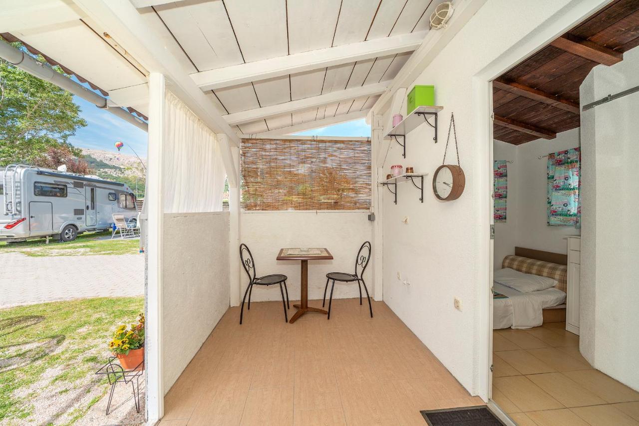 Camp Mali Bungalow Baška Buitenkant foto