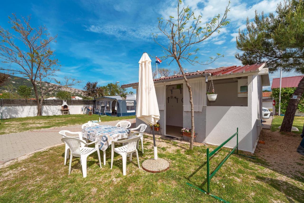 Camp Mali Bungalow Baška Buitenkant foto